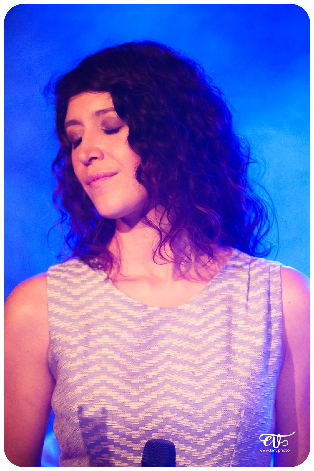 SERGE, ELEGANCE ACOUSTIQUE